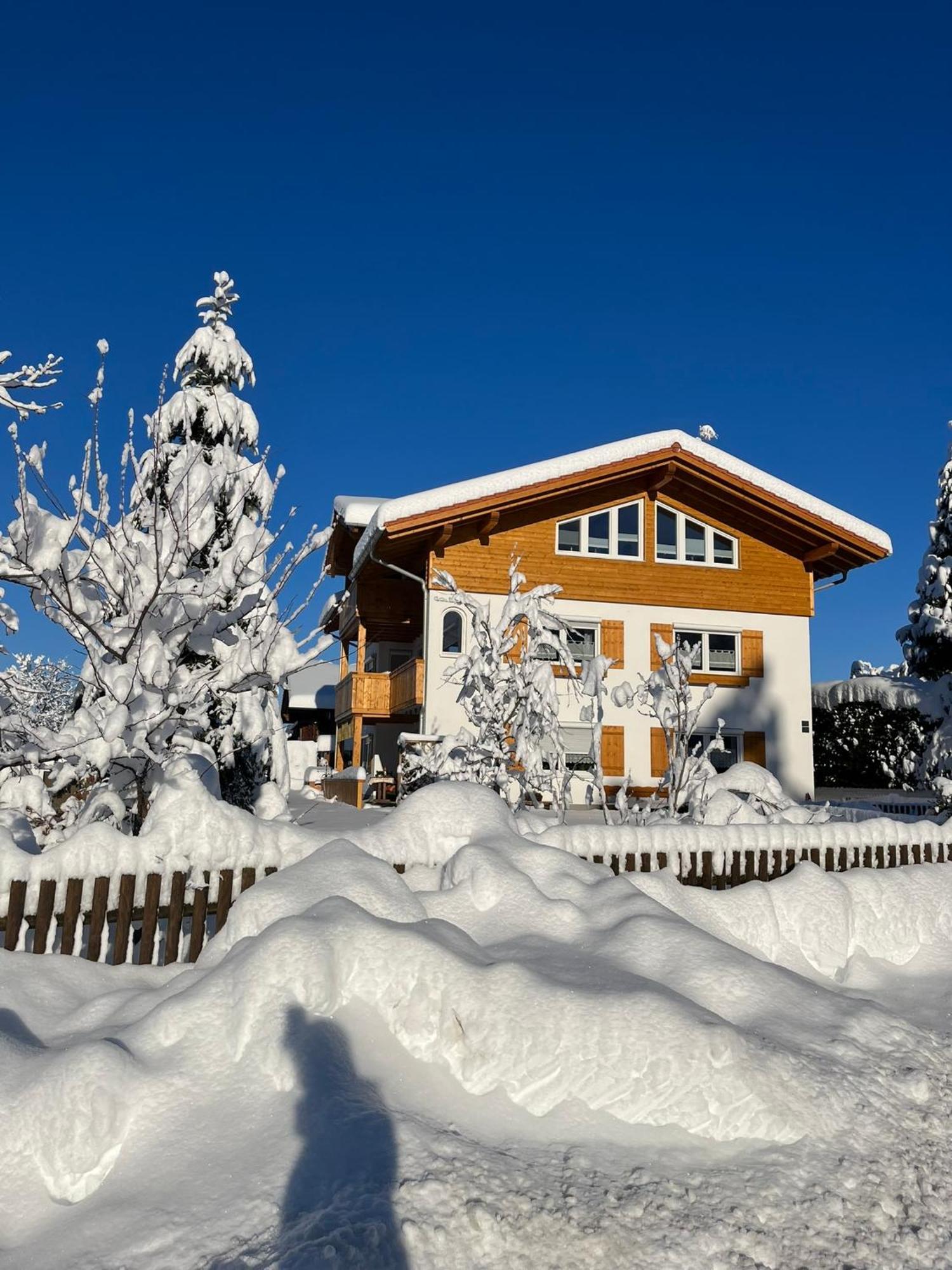 23 Neu Erbaute Ferienwohnung Mit Schloss- Und Panoramablick ฮาลเบลค ภายนอก รูปภาพ