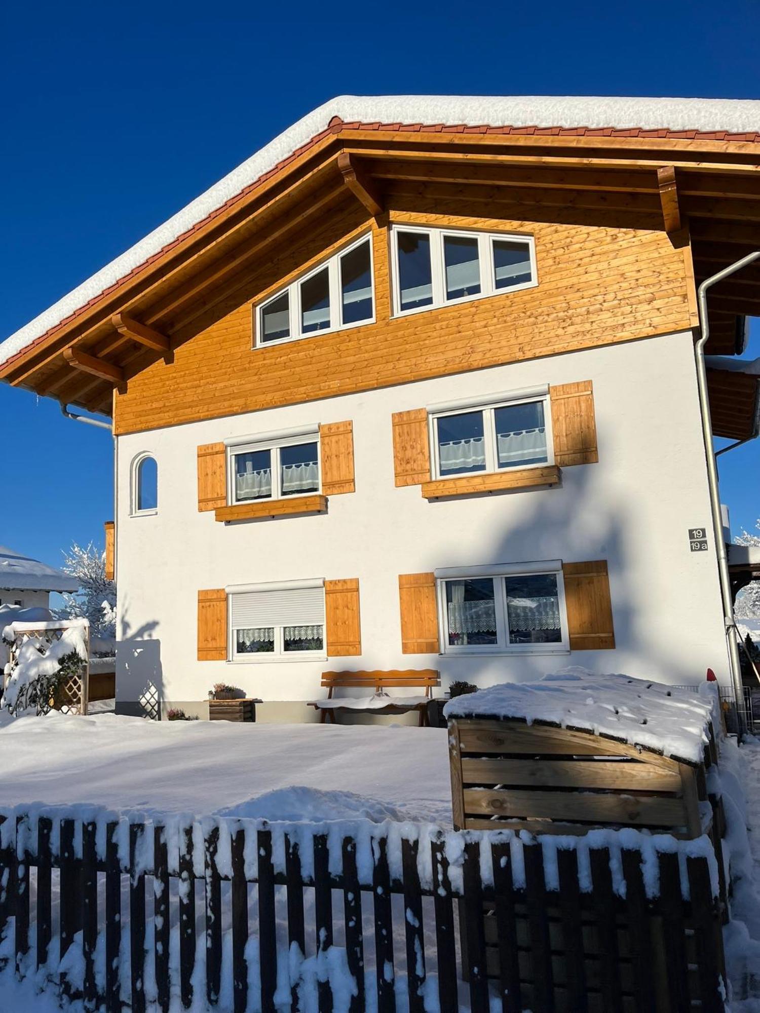 23 Neu Erbaute Ferienwohnung Mit Schloss- Und Panoramablick ฮาลเบลค ภายนอก รูปภาพ
