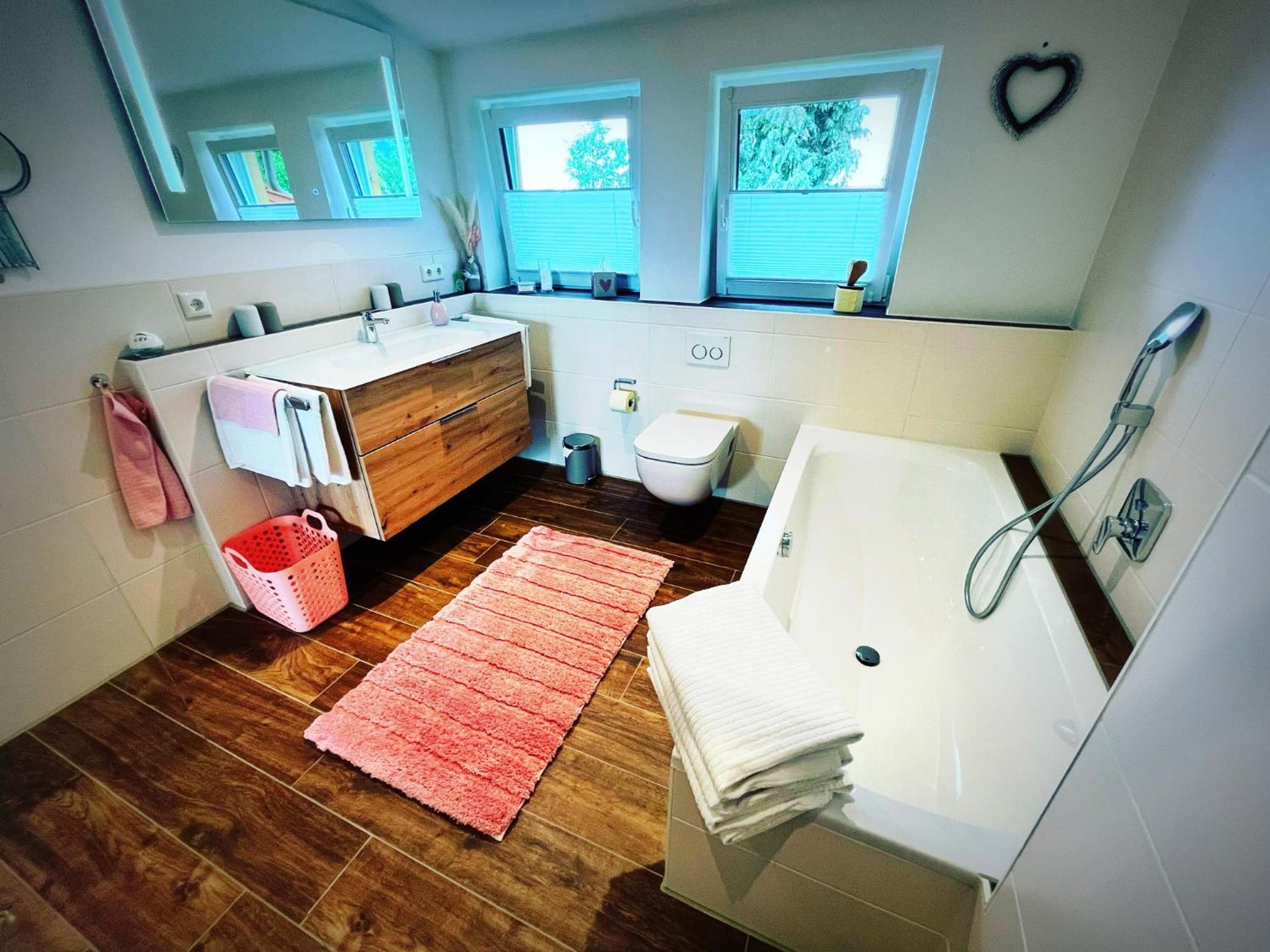 23 Neu Erbaute Ferienwohnung Mit Schloss- Und Panoramablick ฮาลเบลค ภายนอก รูปภาพ