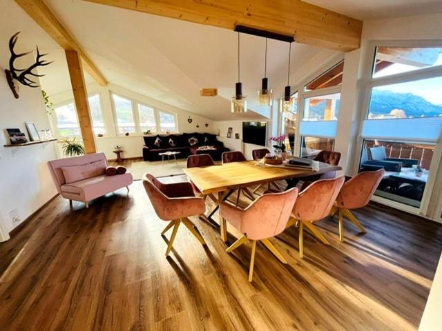 23 Neu Erbaute Ferienwohnung Mit Schloss- Und Panoramablick ฮาลเบลค ภายนอก รูปภาพ