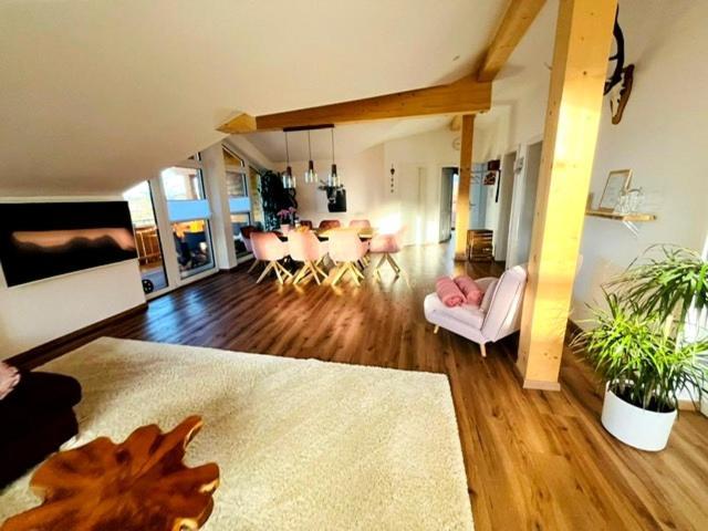 23 Neu Erbaute Ferienwohnung Mit Schloss- Und Panoramablick ฮาลเบลค ภายนอก รูปภาพ