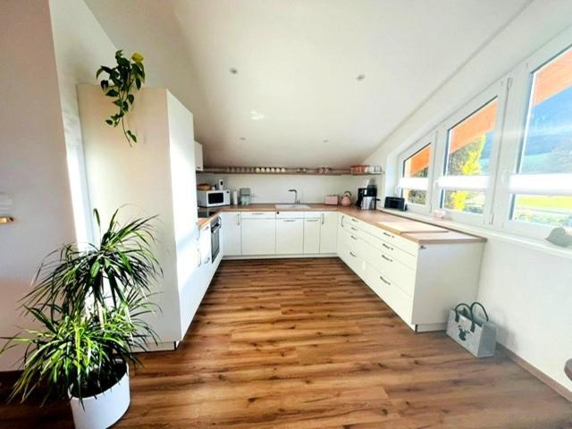23 Neu Erbaute Ferienwohnung Mit Schloss- Und Panoramablick ฮาลเบลค ภายนอก รูปภาพ