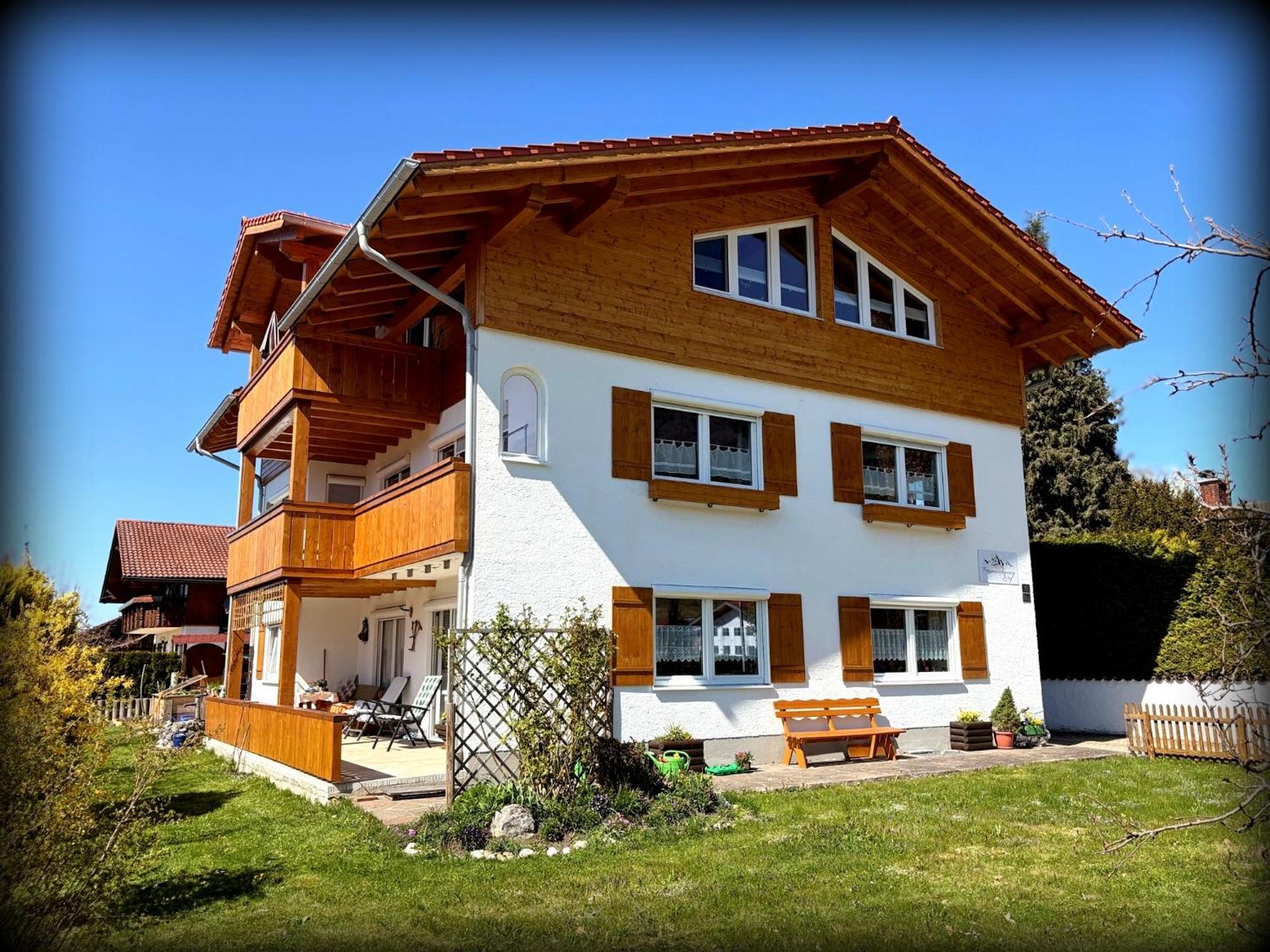 23 Neu Erbaute Ferienwohnung Mit Schloss- Und Panoramablick ฮาลเบลค ภายนอก รูปภาพ